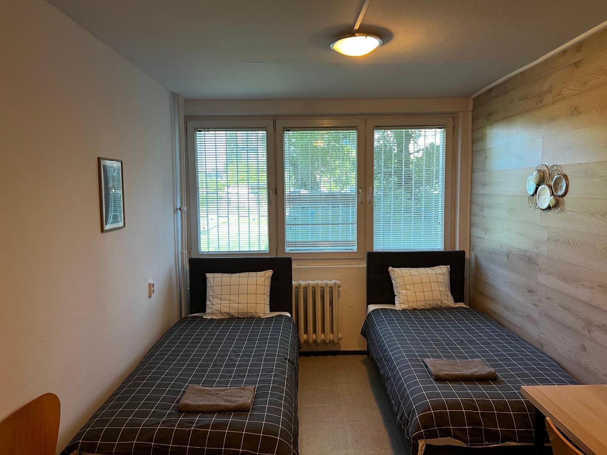 Twin Room,1583382717:JPEG