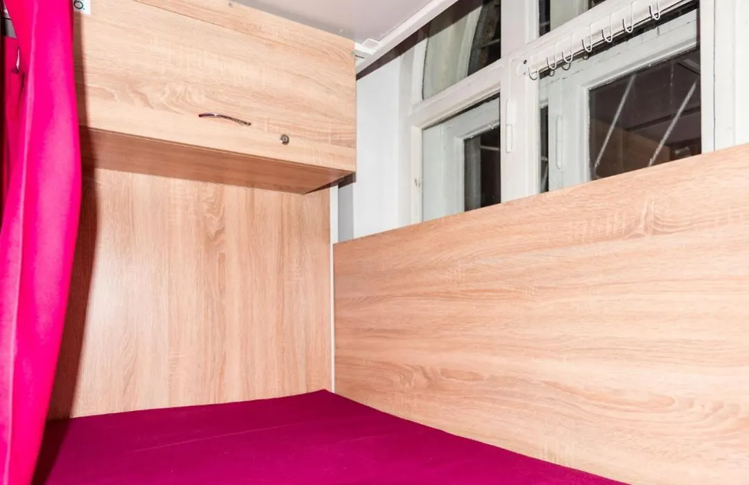 Hostel Capsule-1