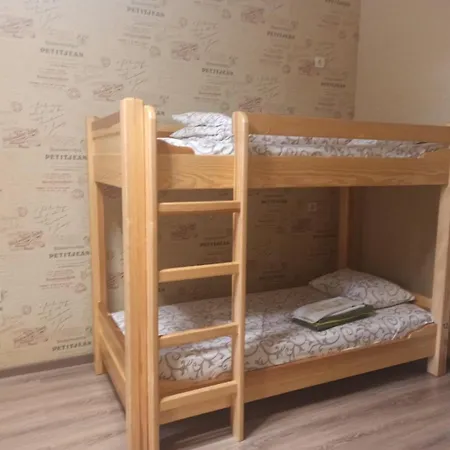 Hostel Q ,15 хв до жд вокзалу-2