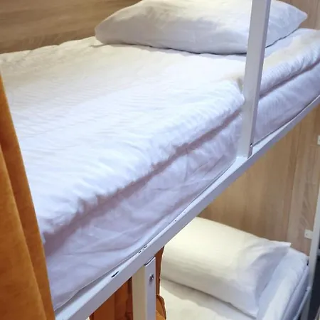 Hostel Capsule-3
