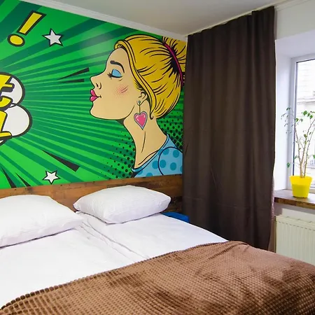 Pop Art Hostel Rynok Sq-2