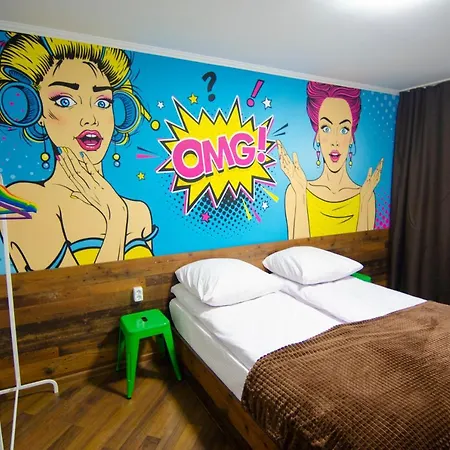 Pop Art Hostel Rynok Sq-3